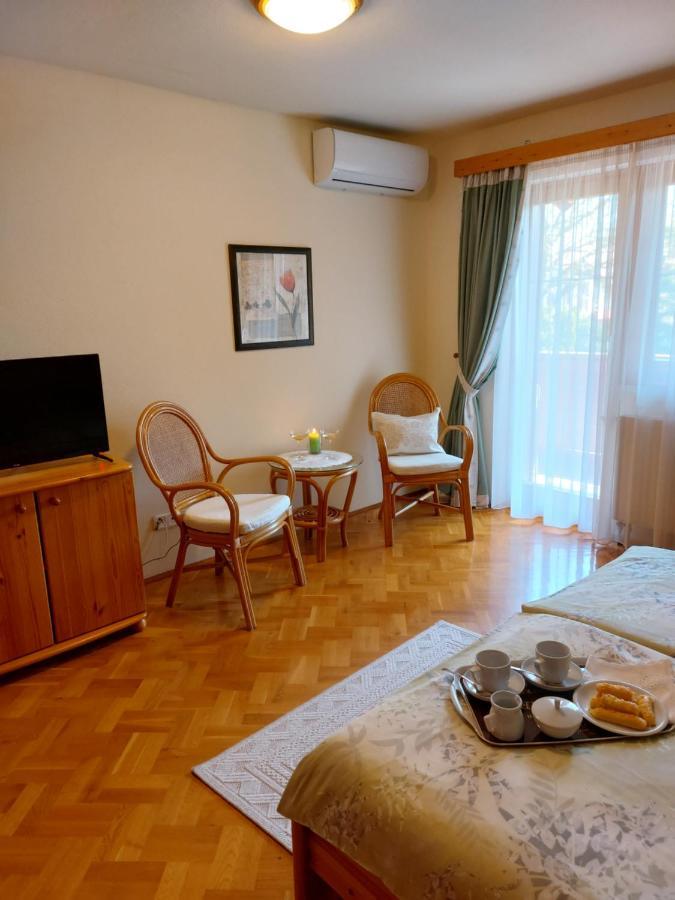 Toelgyes Apartment Hajduszoboszlo Exterior photo
