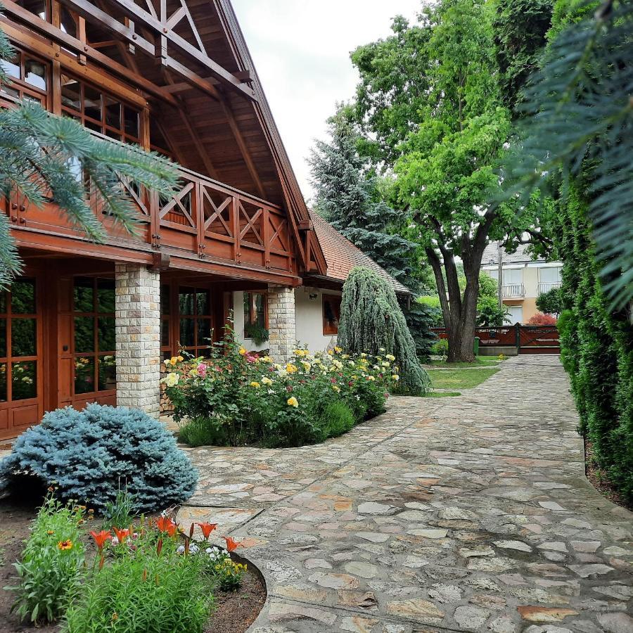 Toelgyes Apartment Hajduszoboszlo Exterior photo